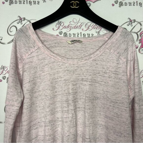 tna Aritzia pink long sleeve heathered pink grey high low sides comfy stretchy - Picture 6 of 6